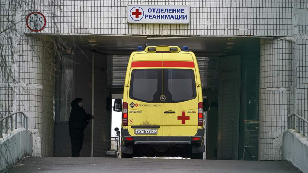 Обнаруженный в квартире в Москве младенец с травмами находится в реанимации

