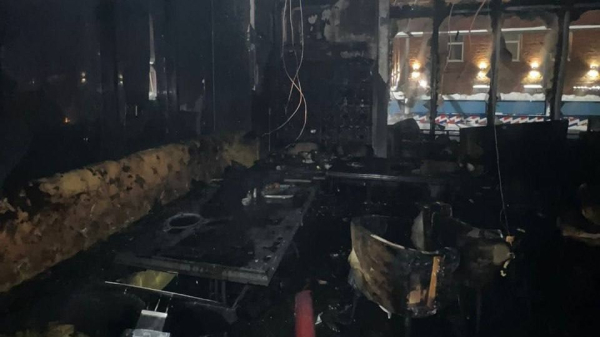 Прокуратура взяла на контроль выяснение причин пожара в ресторане на Вятской улице