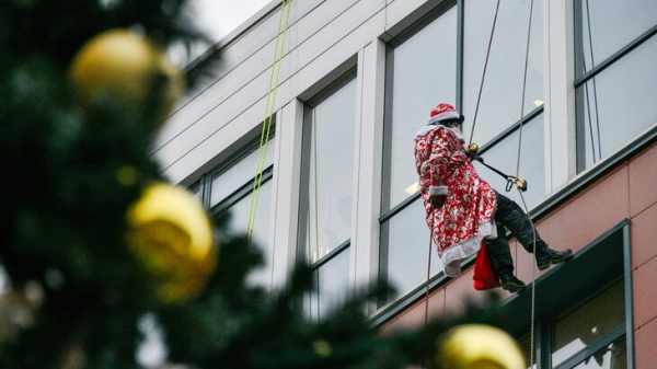 Акция "Новогодний десант" прошла в Морозовской детской больнице