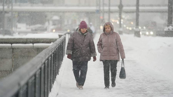 Синоптики предупредили москвичей о сильном снегопаде и гололедице 3 декабря
