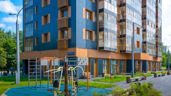 Собянин: На западе Москвы построили 35 домов по программе реновации