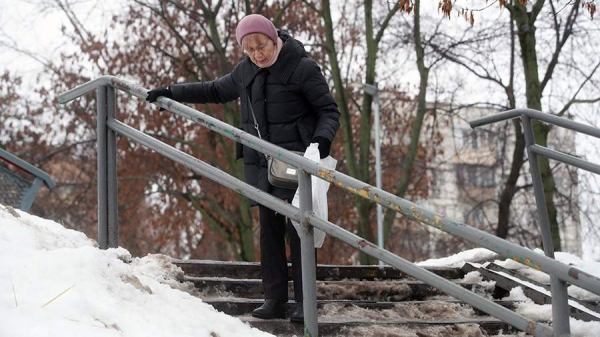 «Желтый» уровень опасности из-за гололедицы продлили в Москве до 12 января
