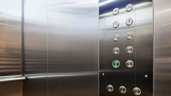 Более 2,6 тыс лифтов заменят в Москве в 2024 году по программе капремонта