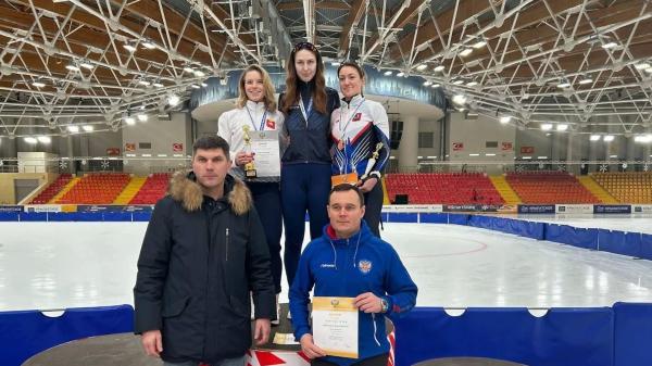 Конькобежцы из Подмосковья завоевали 8 медалей на первенстве России
