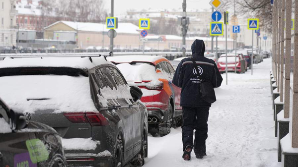 На всех улицах Москвы отменили плату за парковку 23 и 24 февраля
