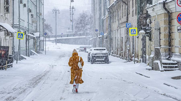 Синоптики спрогнозировали в Москве небольшой снег и до –4 градусов во вторник
