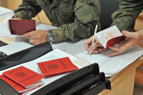 Шойгу с Собяниным проинспектировали пункт отбора на военную службу контрактников