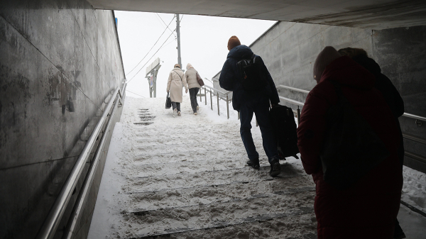 Синоптики пообещали москвичам морозную и снежную погоду 7 марта