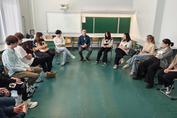 Школа без конфликтов: в Москве прошел Форум волонтеров школьных служб примирения
