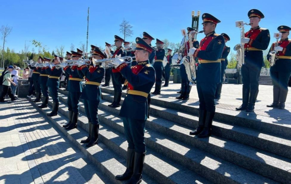В Подмосковье открыли восьмой сезон программы "Военные оркестры в парках"