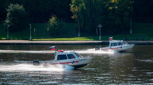 Спасатели усилили патрулирование водоемов в Москве из-за жары