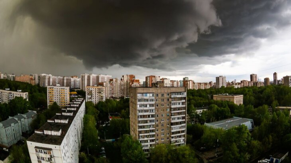 Дождь с грозой и сильный ветер ожидаются в Москве до 21 часа 3 июля